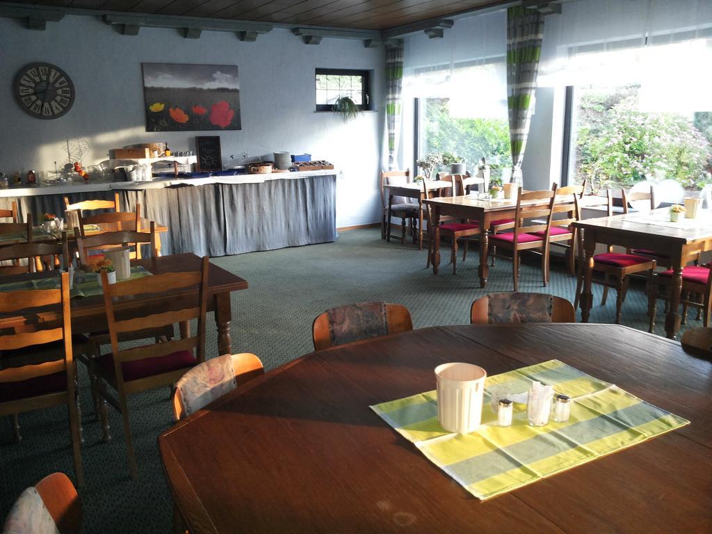 Pension "Dorfkrug" Winterberg Luaran gambar